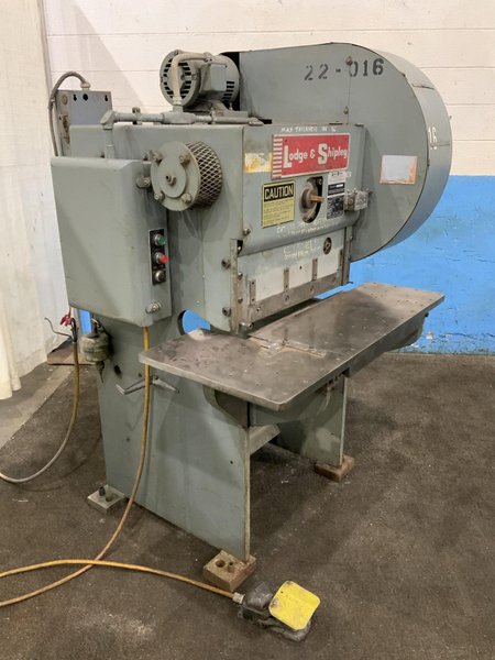 24" X 10 GA LODGE &amp; SHIPLEY MODEL 2CT40 POWER SQUARING SHEAR: STOCK #80981