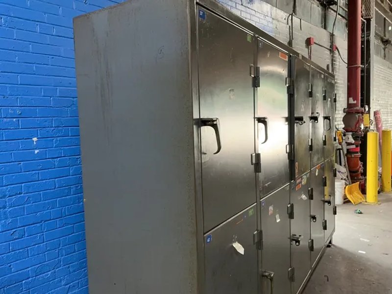 Strong Hold  10 Door Lockers