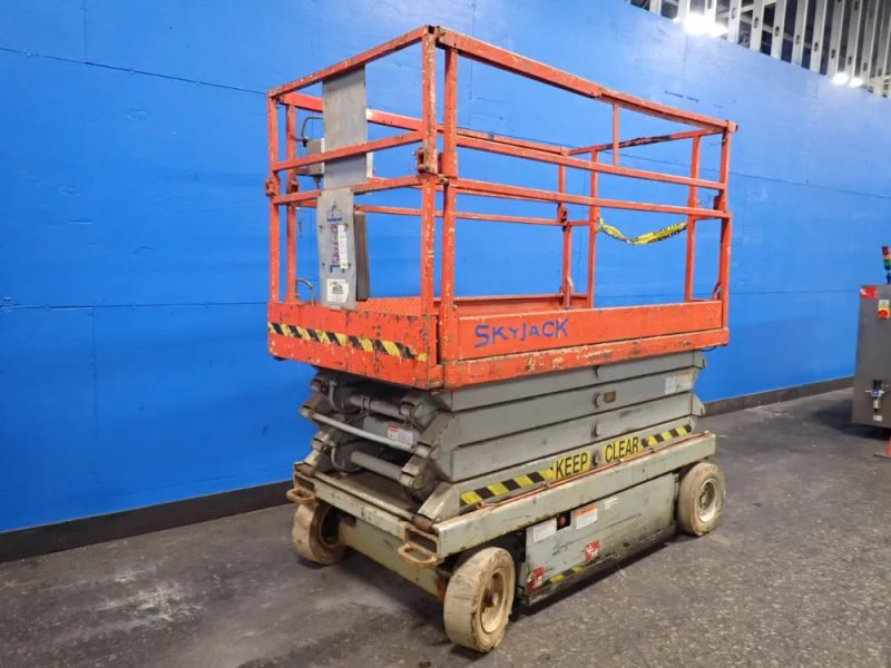 Sky Jack  650 Lbs Scissor Lift - Sjiii-4626