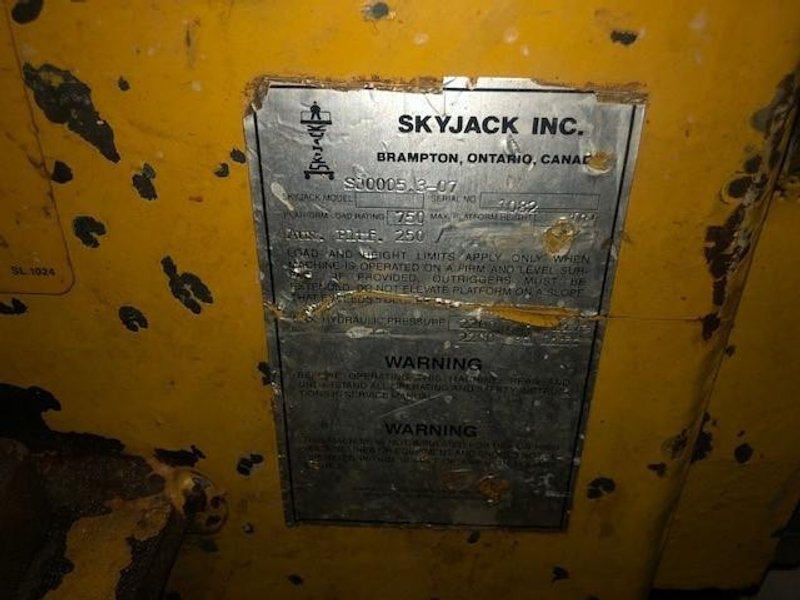 18' SKYJACK MAN LIFT STOCK #2957