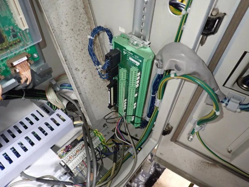 Yaskawa Electric Corporation Robot Control - Motoman Dx100