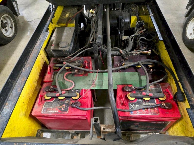 24 VOLT EZ-GO MODEL #XI-640 TEXTRON CHASER/TUGGER CART: YOBRO #24644