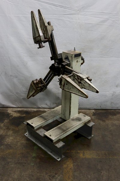 600 LB X 10" DURANT MODEL #DSC-1 NON POWERED COIL REEL