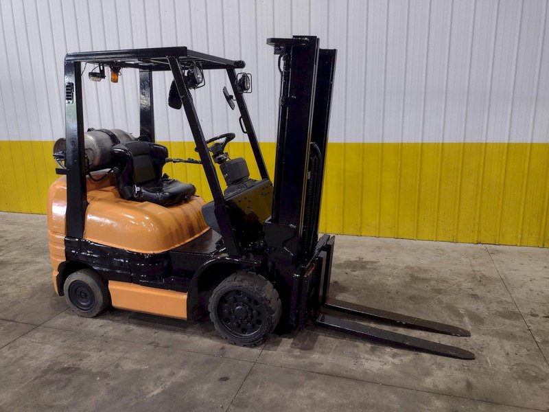 4,700 LBS TOYOTA MODEL #42-6FGCU25 LP GAS FORKLIFT: STOCK #23743