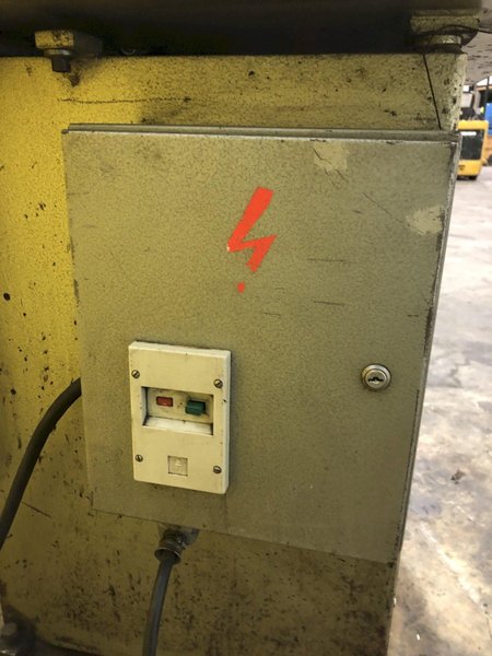 10" X 10" X 1/8" SAFAN MODEL #CN-250X3 HYDRAULIC NOTCHER: STOCK #19215