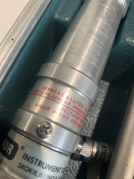 ALNOR 6000AP VELOMETER W/ ATTACHMENTS AND CASE: STOCK #15149