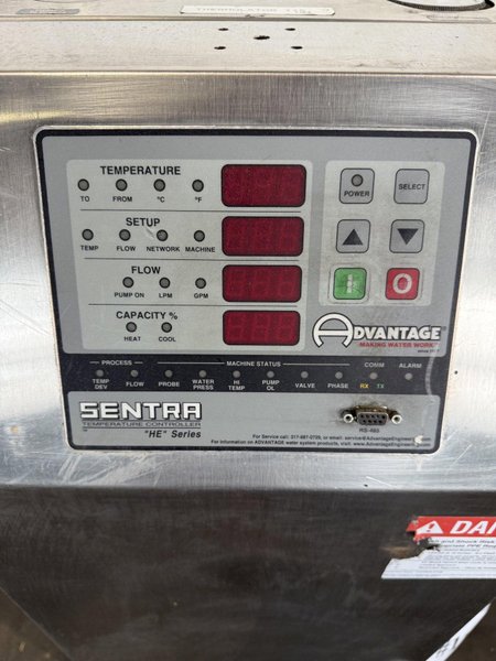 ADVANTAGE ENGINEERING WATER-CIRCULATING TEMPERATURE CONTROL UNIT. STOCK # 1115424