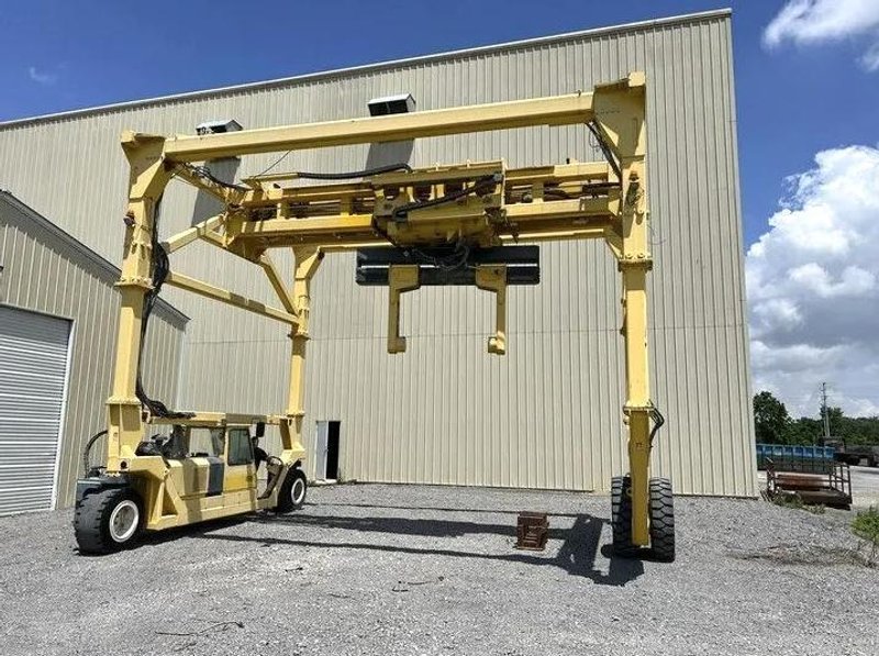 88,000 LB COMBILIFT SC-3 STEERABLE GANTRY CRANE. STOCK # 1087126