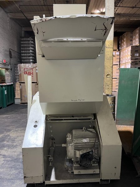 100 HP Cumberland Grinder with Conveyor