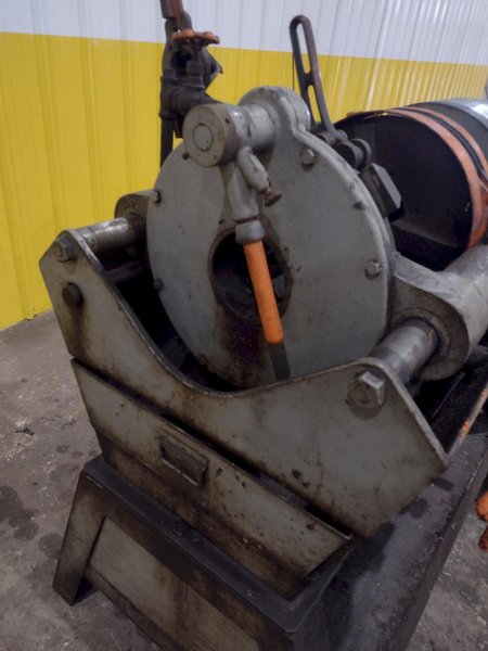 4" TOLEDO BEAVER MODEL #1-2-4 BOLT &amp; PIPE THREADER: STOCK #20776