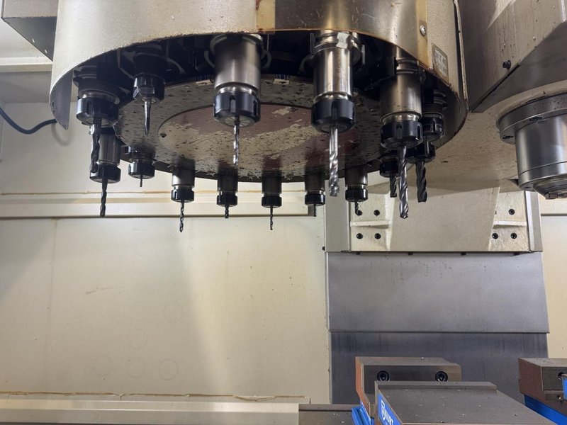 Trak TMC12 VMC, 2021 – 4th Axis, Electronic Handwheels, Chip Auger, Vises and Tooling