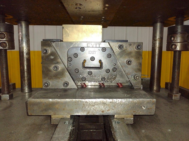 20 TON PNEUPOWR AIRAM MODEL #4P20 PNEUMATIC PRESS 3” STROKE: YOBRO #24858
