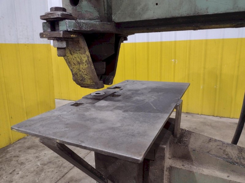 95 TON HILL ACME MODEL #6 HYDRAULIC IRONWORKER: STOCK #23420