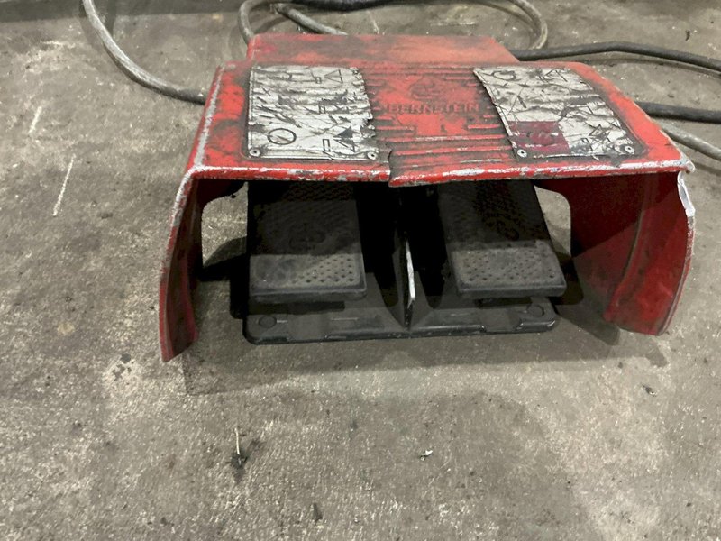 11' JORNS HYDRAULIC PANEL FOLDER / BRAKE MACHINE: YOBRO #26014