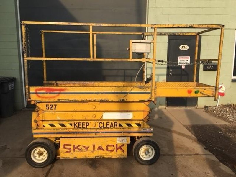 18' SKYJACK MAN LIFT STOCK #2957