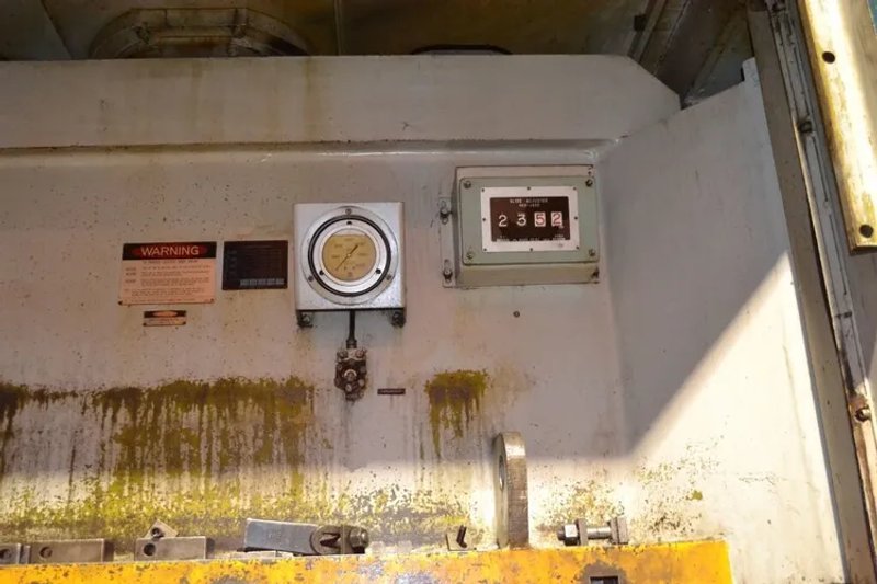KOMATSU 220 TON ECCENTRIC GEAR 2 PT SS PRESS, S/N 10017, STOCK# 13404J