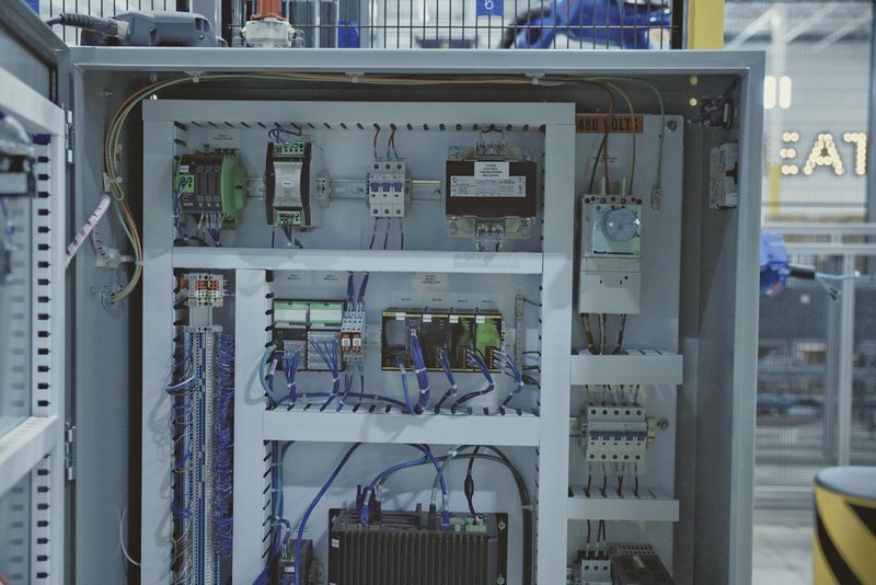Yaskawa Motoman GP25-12 Robots (5) – YRC1000 Controllers, Mech-Mind 3D Vision, Bin Picking, Integrated Safety Cells, 2022