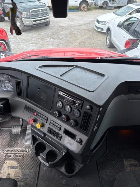 2020 Freightliner Cascadia 1FUJHHDV5LLLC1671