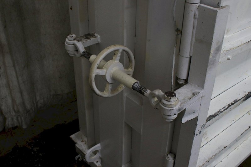 60" X 30" X 48"ADVANCE LIFTS BALER: STOCK #76483