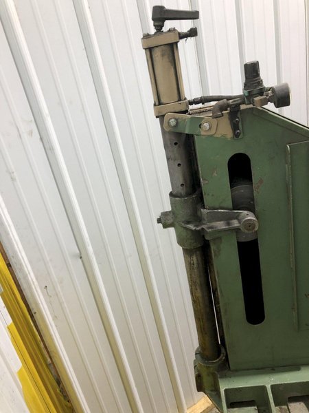 2-1/2" HAMMOND GRINDER MODEL UBG132 ABRASIVE BELT SANDER, LATHE ATTACHMENT: STOCK 17271