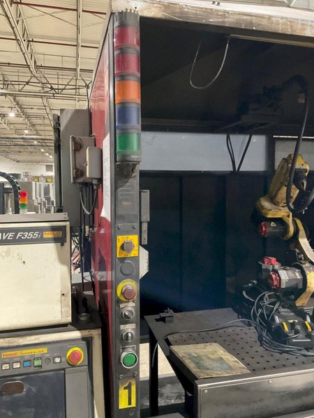 LINCOLN ELECTRIC SYSTEM 10 MIG CELL FANUC ROBOT