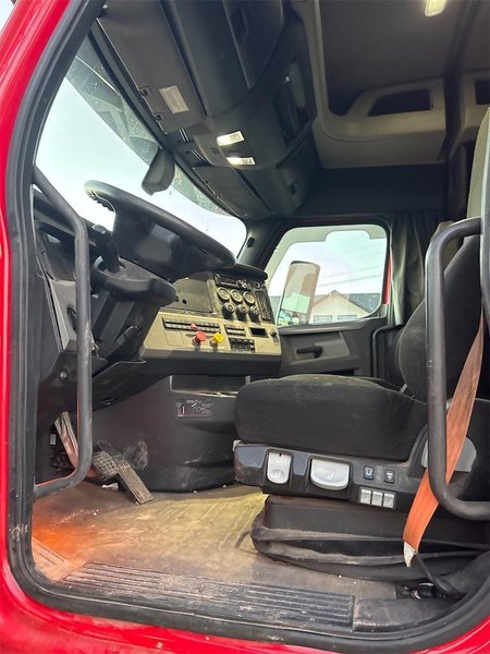 2020 Freightliner Cascadia 1FUJHHDV3LLLC1684