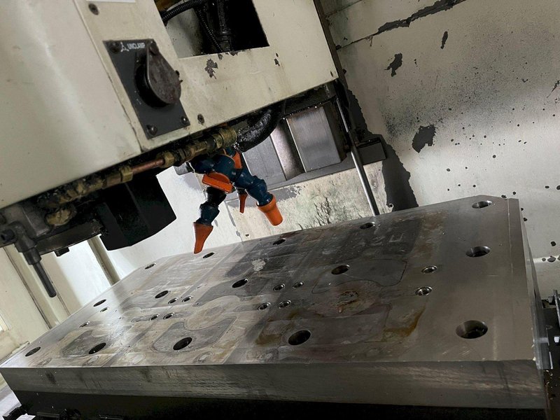 Kitamura MyCenter 3XiF Spark Changer CNC Vertical Mill