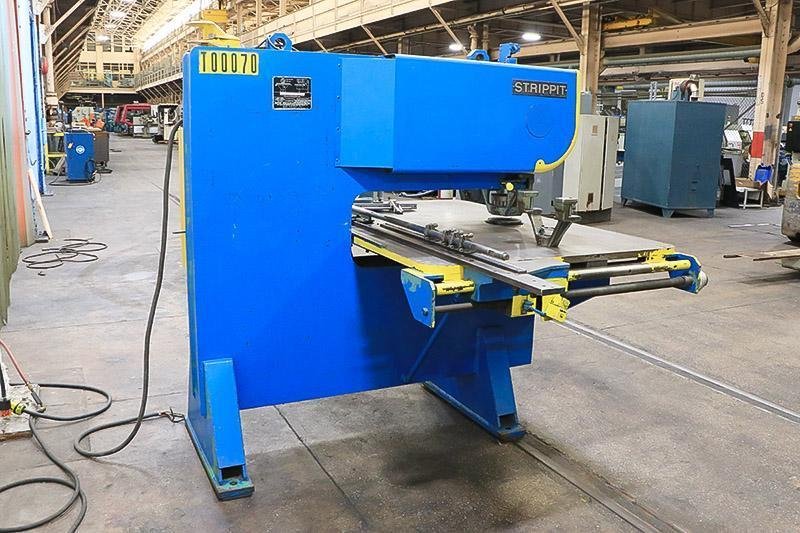 30 TON STRIPPIT SEMI-AUTOMATIC FABRICATOR  MODEL SUPER 30/30