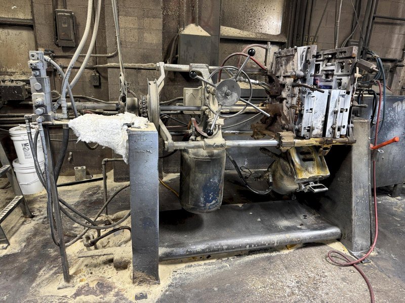 Dependable model 400 shell core machine with gas system and controls, air operated rollover, feed with blow tank