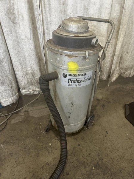 BLACK &amp; DECKER  PORTABLE SHOP VACUUM:  STOCK #77039