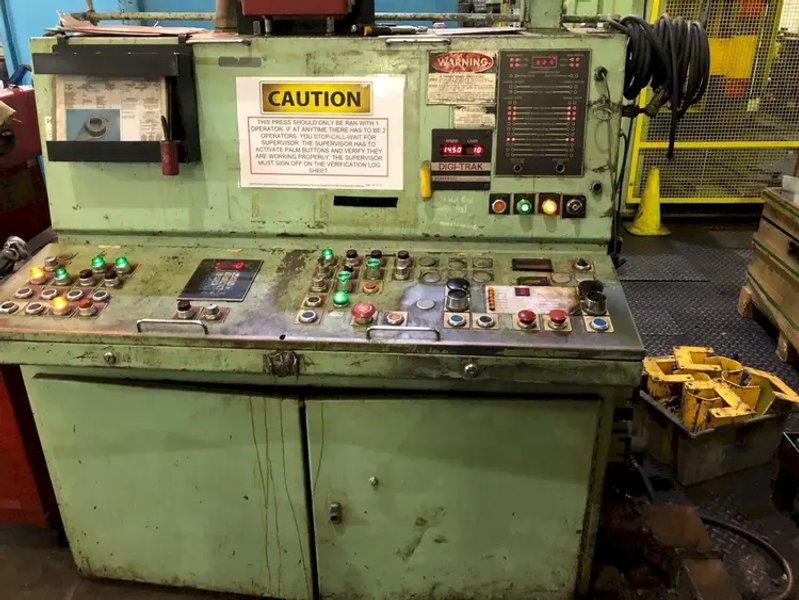 NIAGARA 880 TON SSDC PRESS, S/N P53454, STOCK# 14124J