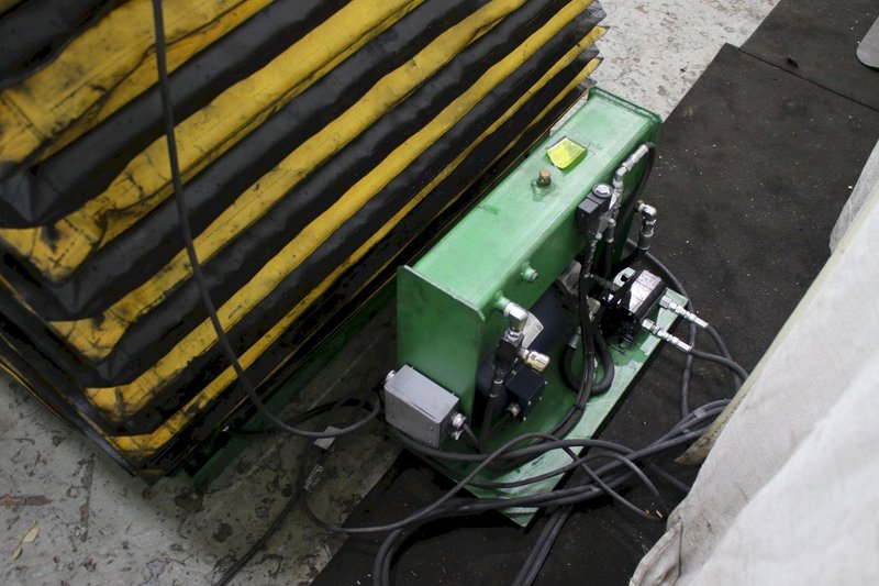 2000 LB 32" X 54" ATI ZERO LOW LIFTS HYDRAULIC TABLE STOCK #74763