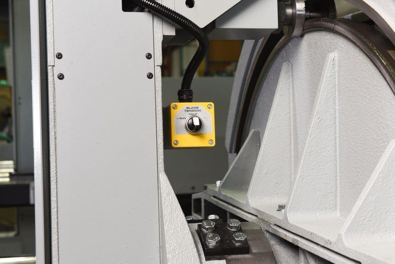 NEW - 25"H x 20"W HYD-MECH V-20 VERTICAL TILT FRAME BAND SAW