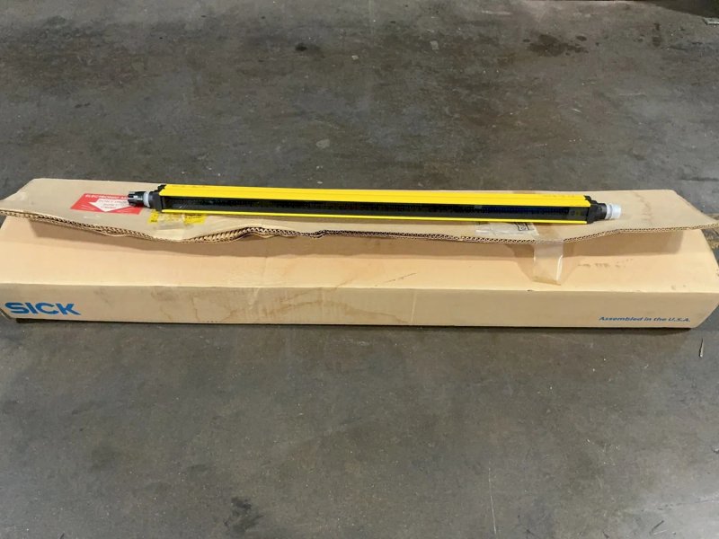 Sick 19 M Scanning Range Safety Light Curtain Sender - C40s-0703da010