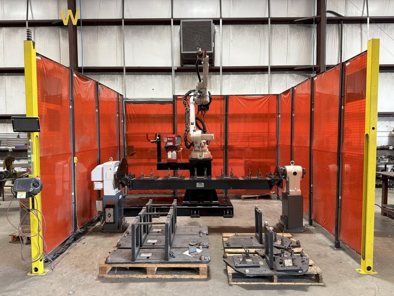 LINCOLN ELECTRIC ROBOT WELDING SYSTEM WITH ABB 6 AXIS ROBOT, 300 KG HEAD AND TAILSTOCK, LINCOLN R450 WELDING, 2021