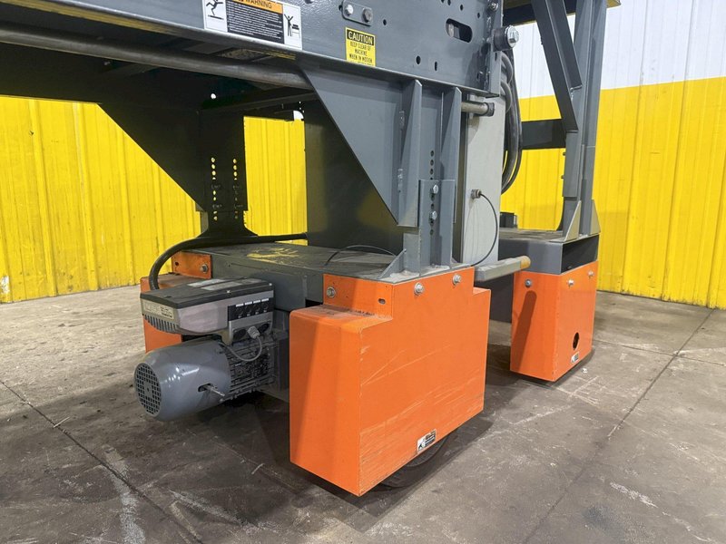 64 FT X 35" ROACH MODEL #TL2 TRUCKLOADER TWO-STAGE POWERED TELESCOPING ROLLER CONVEYOR: YOBRO #25707