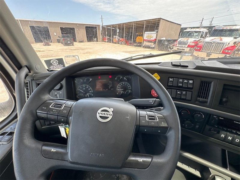 2022 Volvo VNL64T 760 4V4NC9EH9NN602667