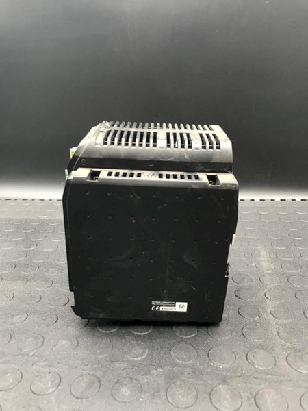 KEYENCE LJ-V7001P Laser Displacement Controller w/ CB-PN100 USED