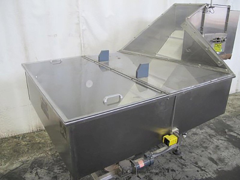 Pace Packaging Omni-Line M400LH S/S Descrambler with S/S Pace Packaging Elevator Conveyor