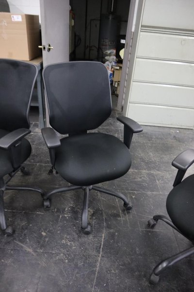 Matching Black Office Chairs (5)- Auction Item