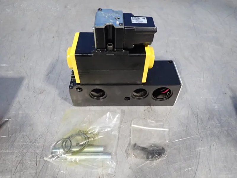 Parker 150 Psi Solenoid Valve  - Hhb2087501l