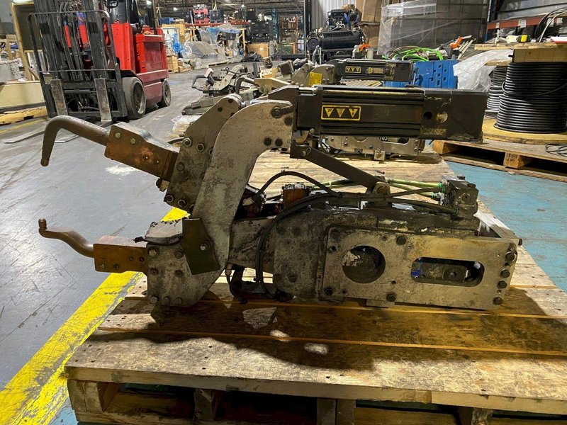 CENTERLINE CFSPIN-040-040-115 Pinch Type Weld Gun USED