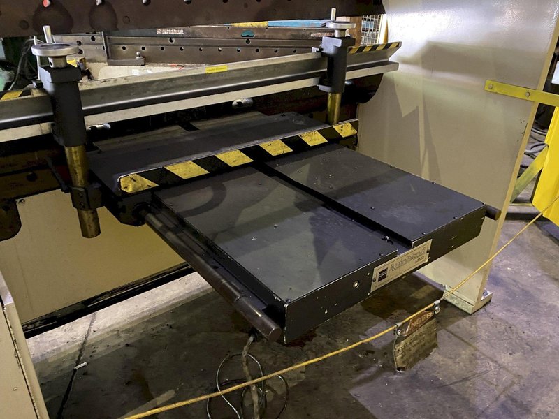90 TON X 8' CINCINNATI MODEL #90CBx6 HYDRAULIC CNC PRESS BRAKE: STOCK #17093