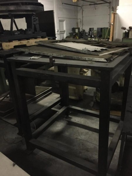 Bowl Stand 44 x 44 x 55