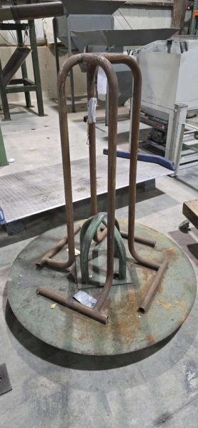 50" Turn table and wire stand