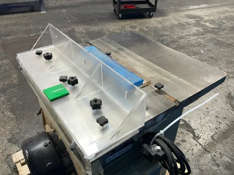 Delta  10" Table Saw  - 34-802f