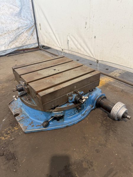 TROYKE DMT-18 T-SLOT ROTARY TABLE. STOCK #1088326