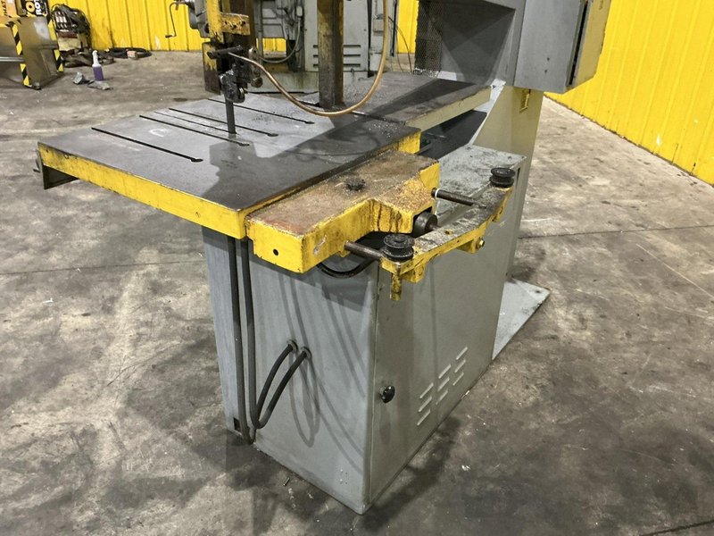 40" DAKE JOHNSON MODEL #VH-40 VERTICAL BAND SAW: STOCK #26286