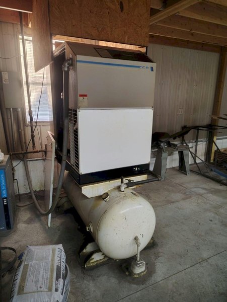INGERSOLL-RAND SSR EP25SE Rotary Screw Air Compressor - Very Good Condition