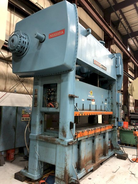 200 ton Niagara SC2-200-120-42 Straight Side Press